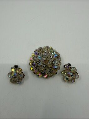 Vintage Aurora Borealis crystal brooch & clip on earring set